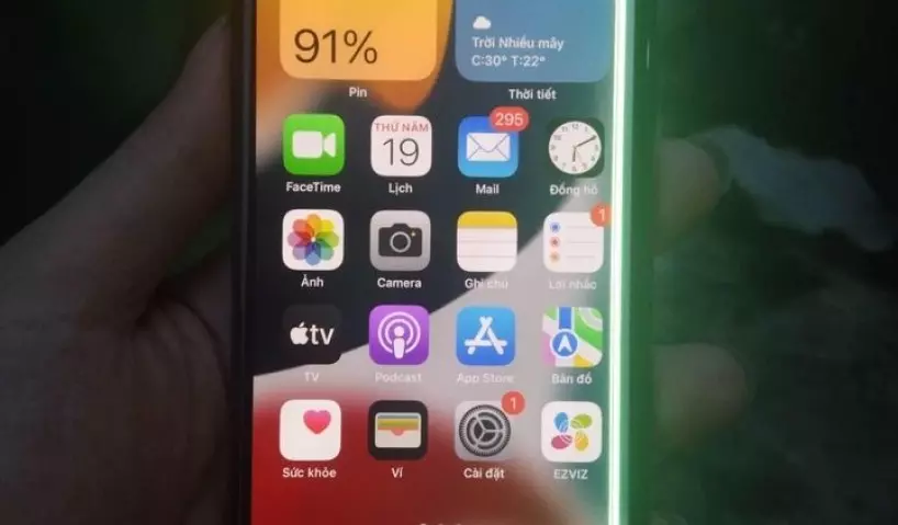 Sửa màn hình iPhone X bị sọc