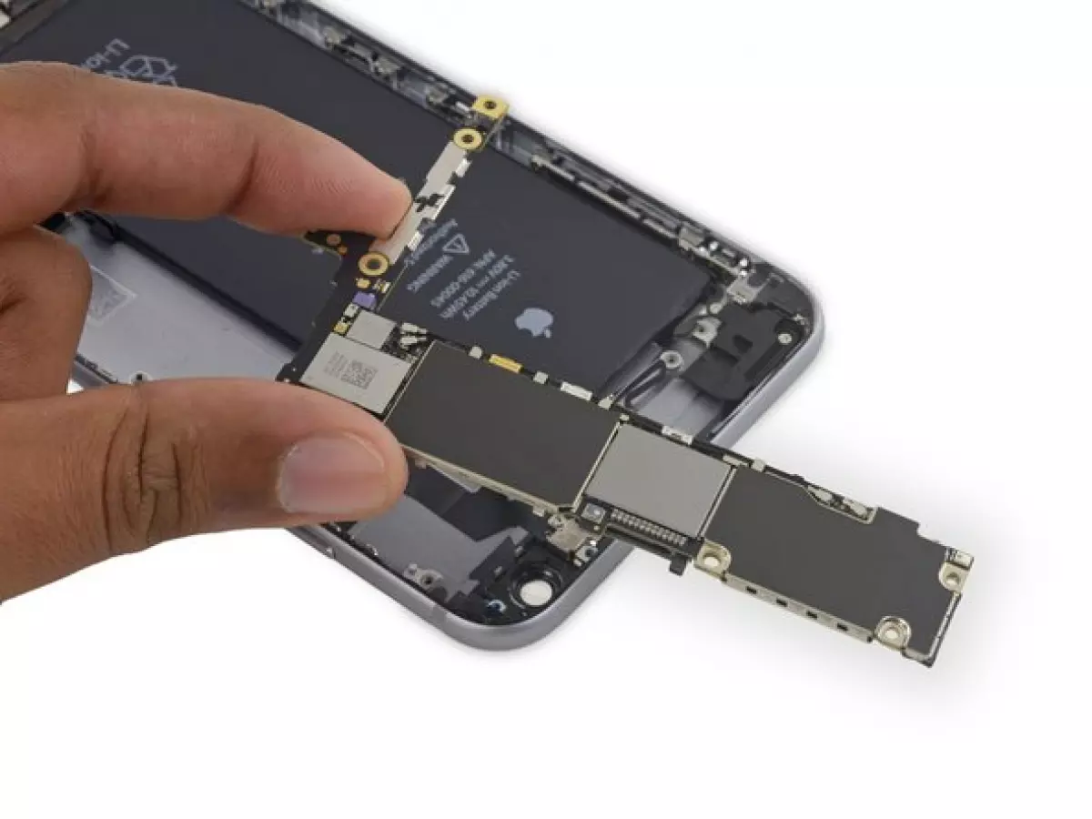 Thay mainboard iPhone 6s Plus